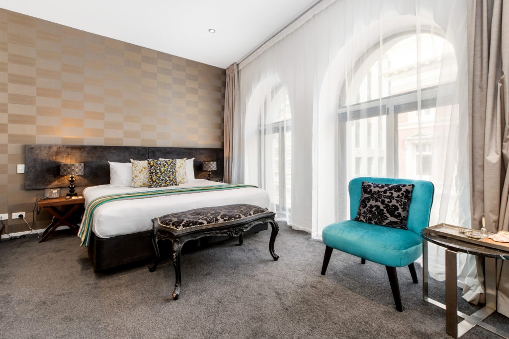 Room Detail – Premier Deluxe King
