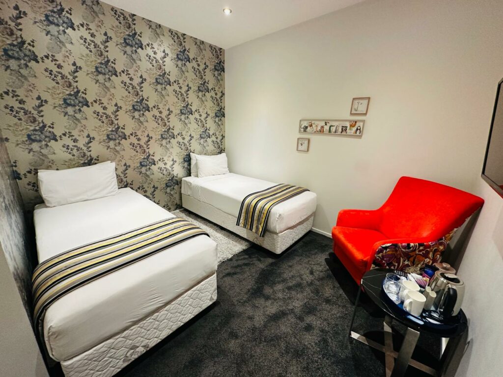Room Detail – Standard Twin Room